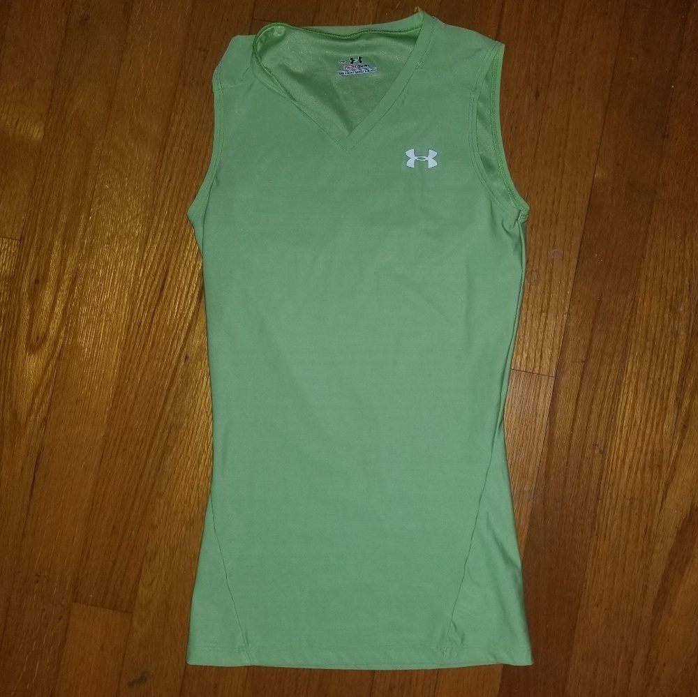 Under Armour top